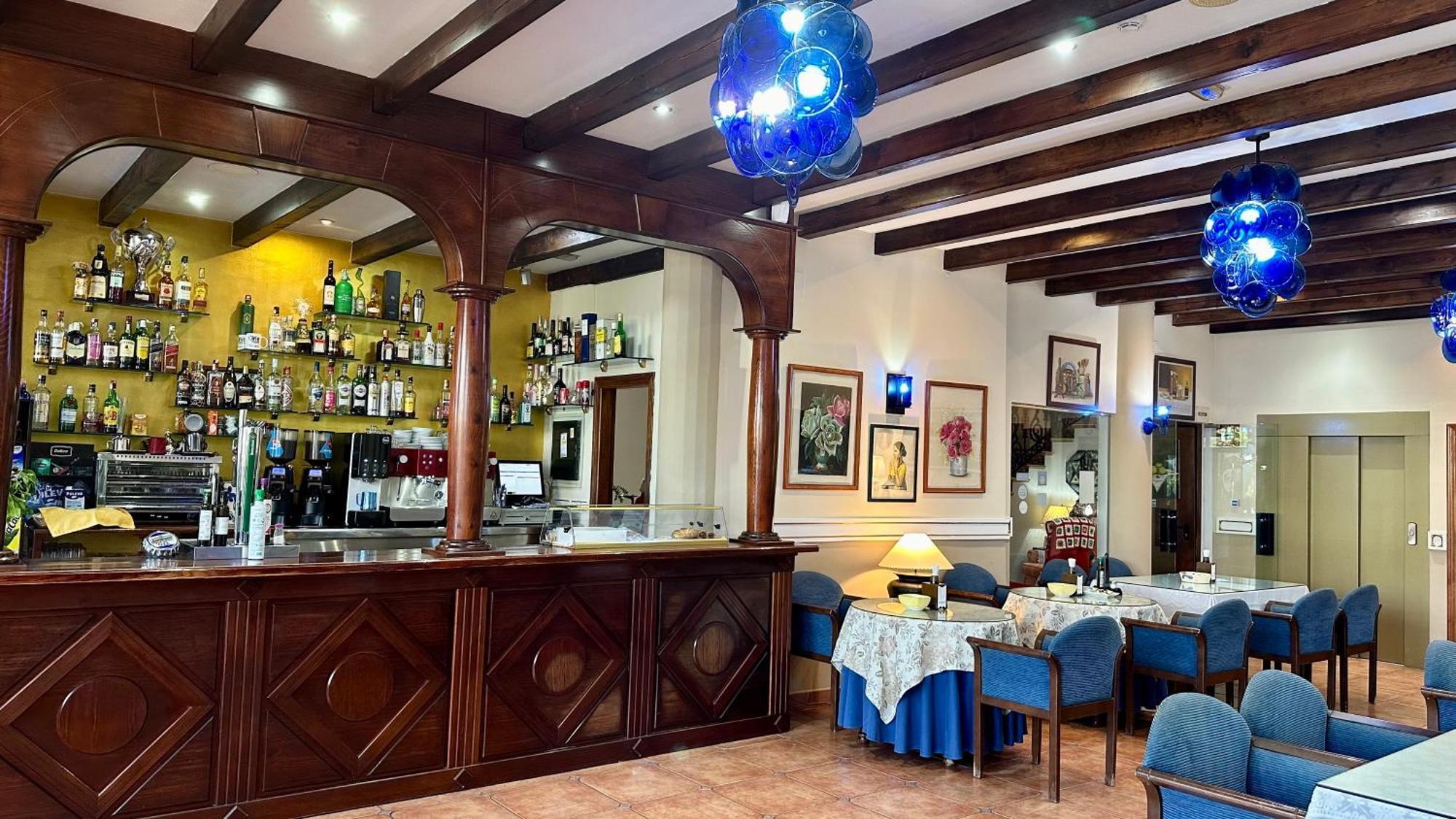 Hotel El Curro Burunchel Exterior foto